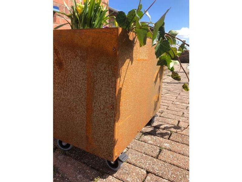 L-kruka med botten corten 30x60x40cm