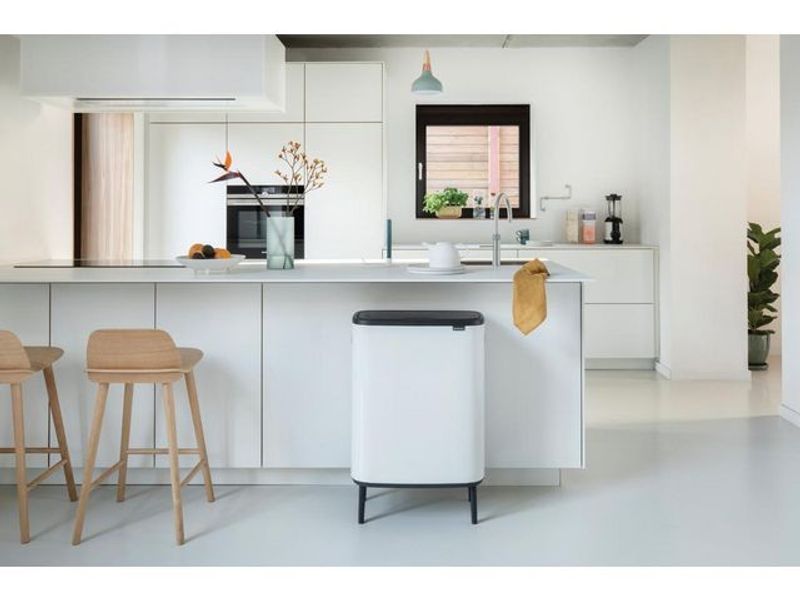 Papperskorg BRABANTIA Bo Touch 60L vit