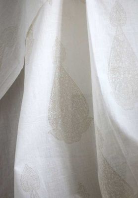 STUVBIT - 1 meter  - Voile  Paisley Beige - 300 cm bred