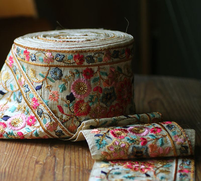 Sidenband med rosa blommor 9 cm - offwhite