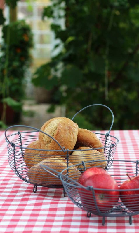 2 st franska brödkorgar i trådslöjd