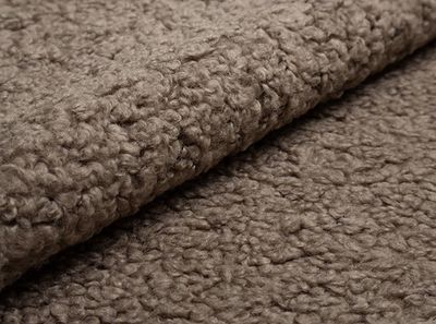 Fårskinn i mörkbeige - imitation - Gute 170