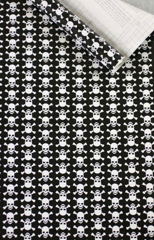 Dekorplast - Skulls white 45 x 200 cm