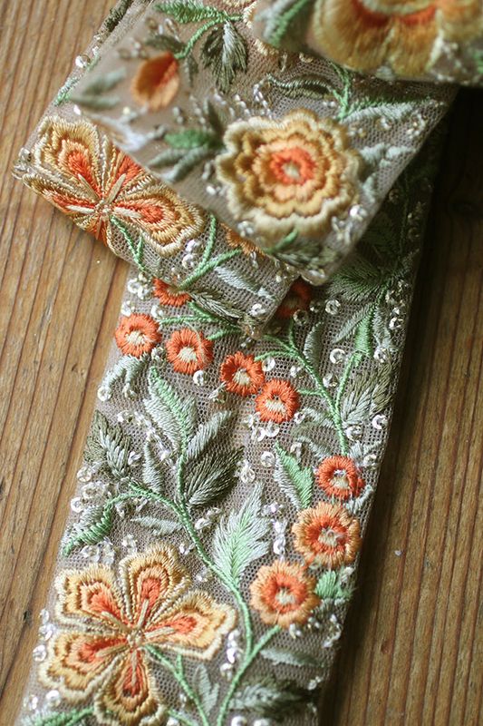 Dekorband - organza med gula blommor