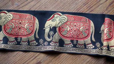 Dekorband med elefanter - SVART