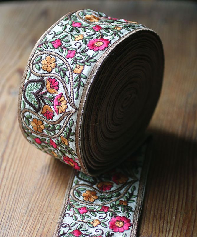 Dekorband - Sidenband med broderi i beige/brun
