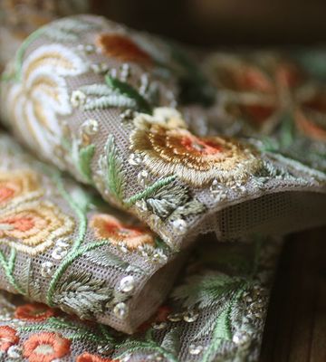 Dekorband - organza med gula blommor