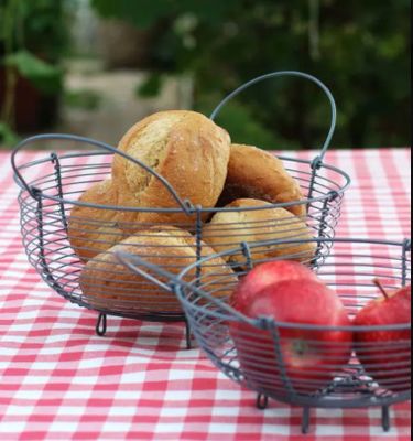 2 st franska brödkorgar i trådslöjd