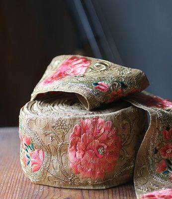 Dekorband - Sidenband i beige med rosa rosor