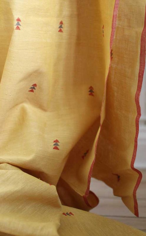 Indiskt tyg gul/mörkröd - handvävt nr.19