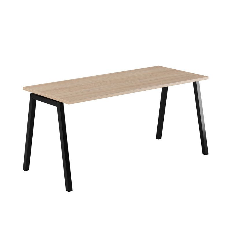 Luna A - Ett modernt bord med fasta ben i A-form