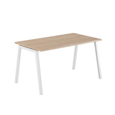 Luna A - Ett modernt bord med fasta ben i A-form