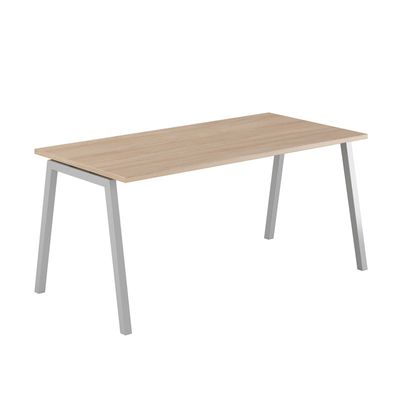 Luna A - Ett modernt bord med fasta ben i A-form