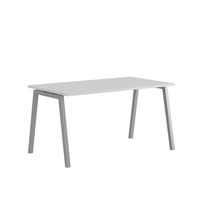 Luna A - Ett modernt bord med fasta ben i A-form