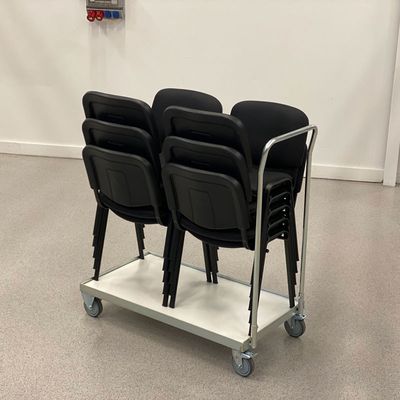 Vagn till stapelbara stolar och fällbara bord