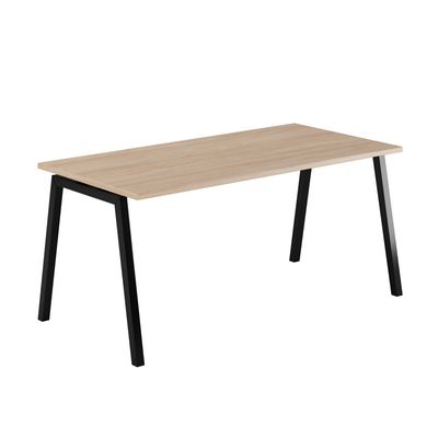 Luna A - Ett modernt bord med fasta ben i A-form