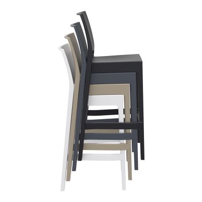 Maya Bar 75 - En stapelbar barstol med karaktär