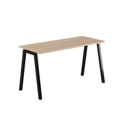 Luna A - Ett modernt bord med fasta ben i A-form