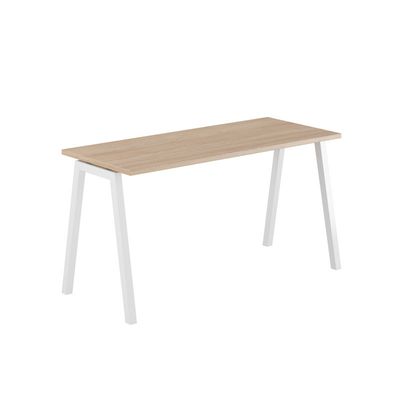 Luna A - Ett modernt bord med fasta ben i A-form