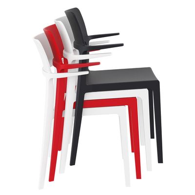 Plus - En stapelbar stol med armstöd