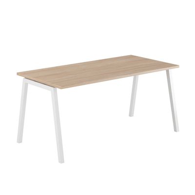 Luna A - Ett modernt bord med fasta ben i A-form