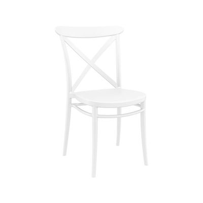 Cross - En stapelbar stol med kryssad rygg