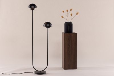 LYCKORNA Golvlampa Svart