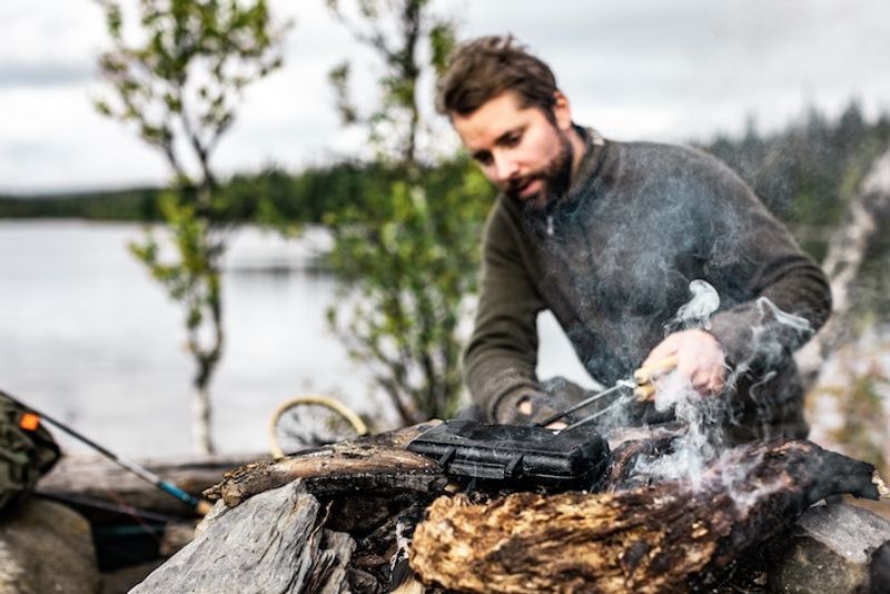 HÄLLMARK SMÖRGÅSJÄRN I GJUTJÄRN