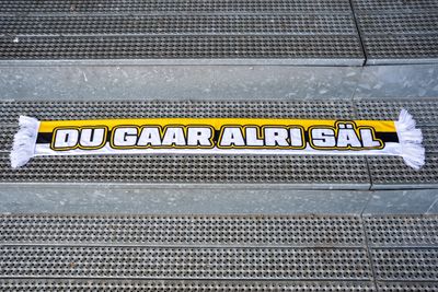 Halsduk Du Gaar Alri Säl