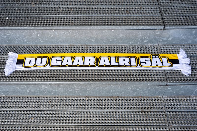 Halsduk Du Gaar Alri Säl