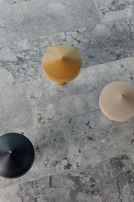 Bordslampa Saffran Metall. Plast & Mässing OYOY LIVING