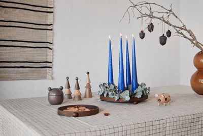 Bricka Mörk Ek OYOY LIVING