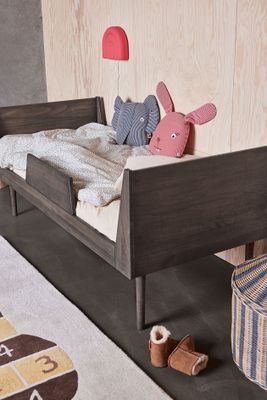 OYOY Rainbow Vägglampa Körsbärsröd Silikon