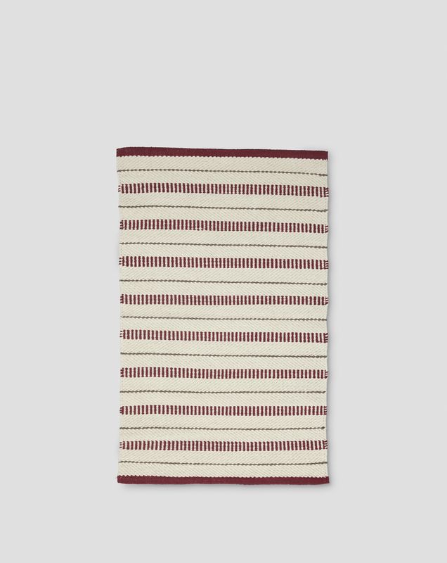 Jakobsdals Nissan Matta 60x90 cm Röd