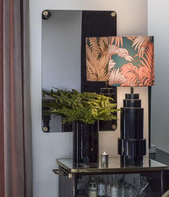 Empire Lampfot Svart 77cm | PR Home