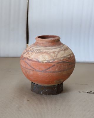 Jakobdahls Vintage Urna med stativ 30x30x32 cm Tegelfärgad