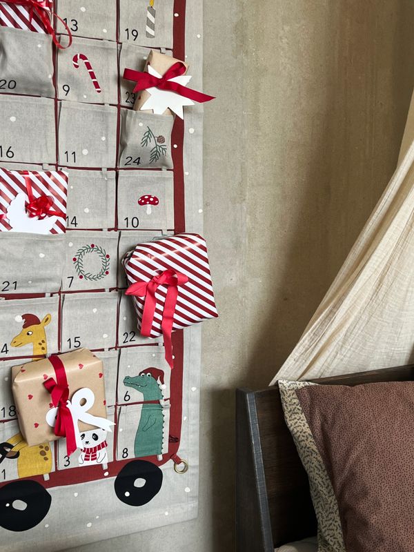 OYOY-L301390-Christmas-Tags-M107697-Bus-Calendar-M107288-Dotty