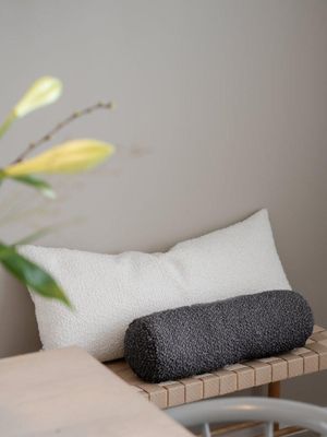 Svanefors Trond Kudde Mörkgrå 15x15x45 cm