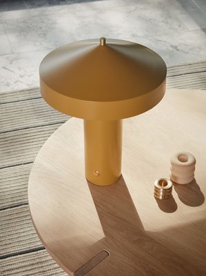 Bordslampa Saffran Metall. Plast & Mässing OYOY LIVING