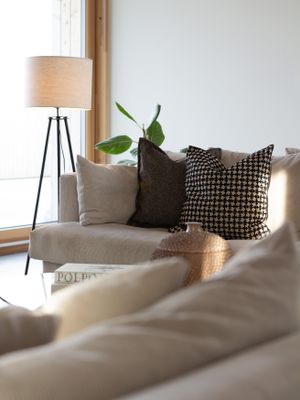 PR Home Base golv tripod Mattsvart 105cm