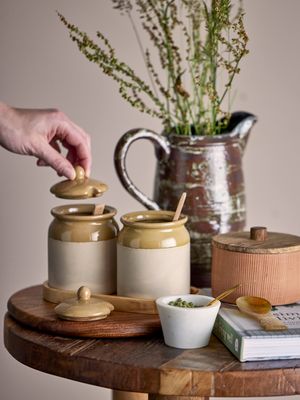 Saltburk med sked Rosa Marmor | Bloomingville Creative