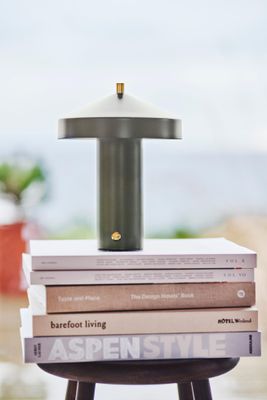 Bordslampa Oliv Stål. Mässing OYOY LIVING