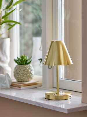 Portabel lampa, uppladdningsbar Mässing Metall Lianna | Bloomingville