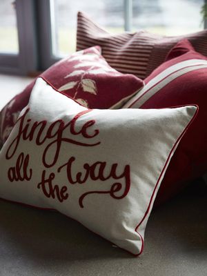 Jingle Kuddfodral Röd 35x50cm | Svanefors