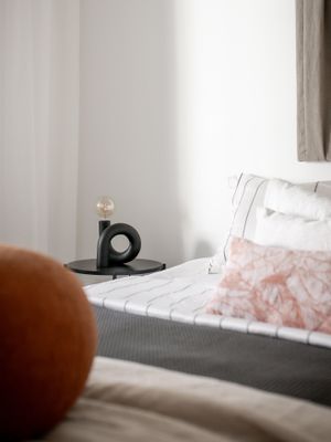 PR Home Notice Swirl Lampfot Råsvart 18cm