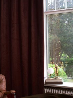 Svanefors Estelle Gardin 2-pack Aubergine 135x280 cm