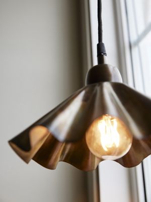 Aira Fönsterlampapa Oil brass 25cm Mässing | PR Home