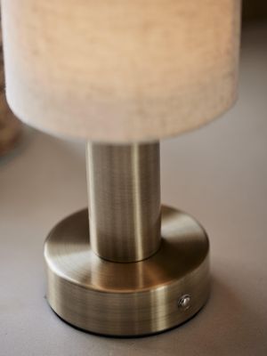 PR Home Tiara Bordslampa Laddbar antikmässing