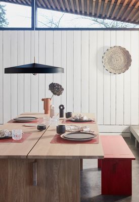 Pendellampa Svart Metall. Pulverlackerad OYOY LIVING