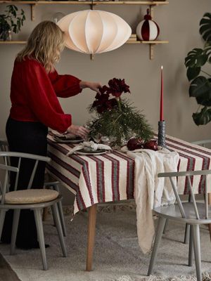 Svanefors Lollo Duk Röd 145x280 cm